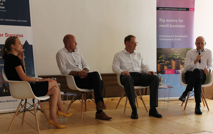 Dr. Julia Spies, Dr. Frank Stetter, Helmut Becker and Prof. Andreas Klasen (from left) discussed the importance of investments for small and medium-sized enterprises in the region